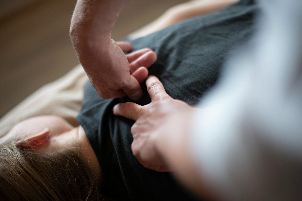 HD photo of spine, osteopathy, adjustment, and chiropractic adjustment